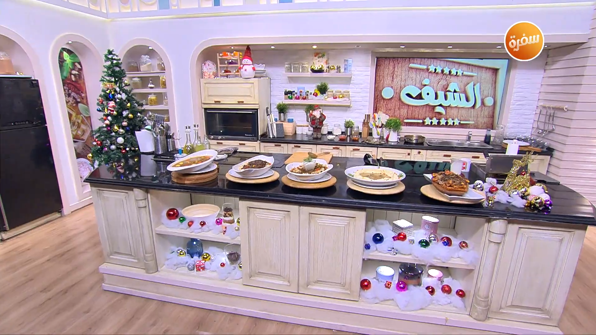 عدس بالكاري - ستيك ريب آي بالبيبر صوص - ستيك الأعشاب بالمشروم