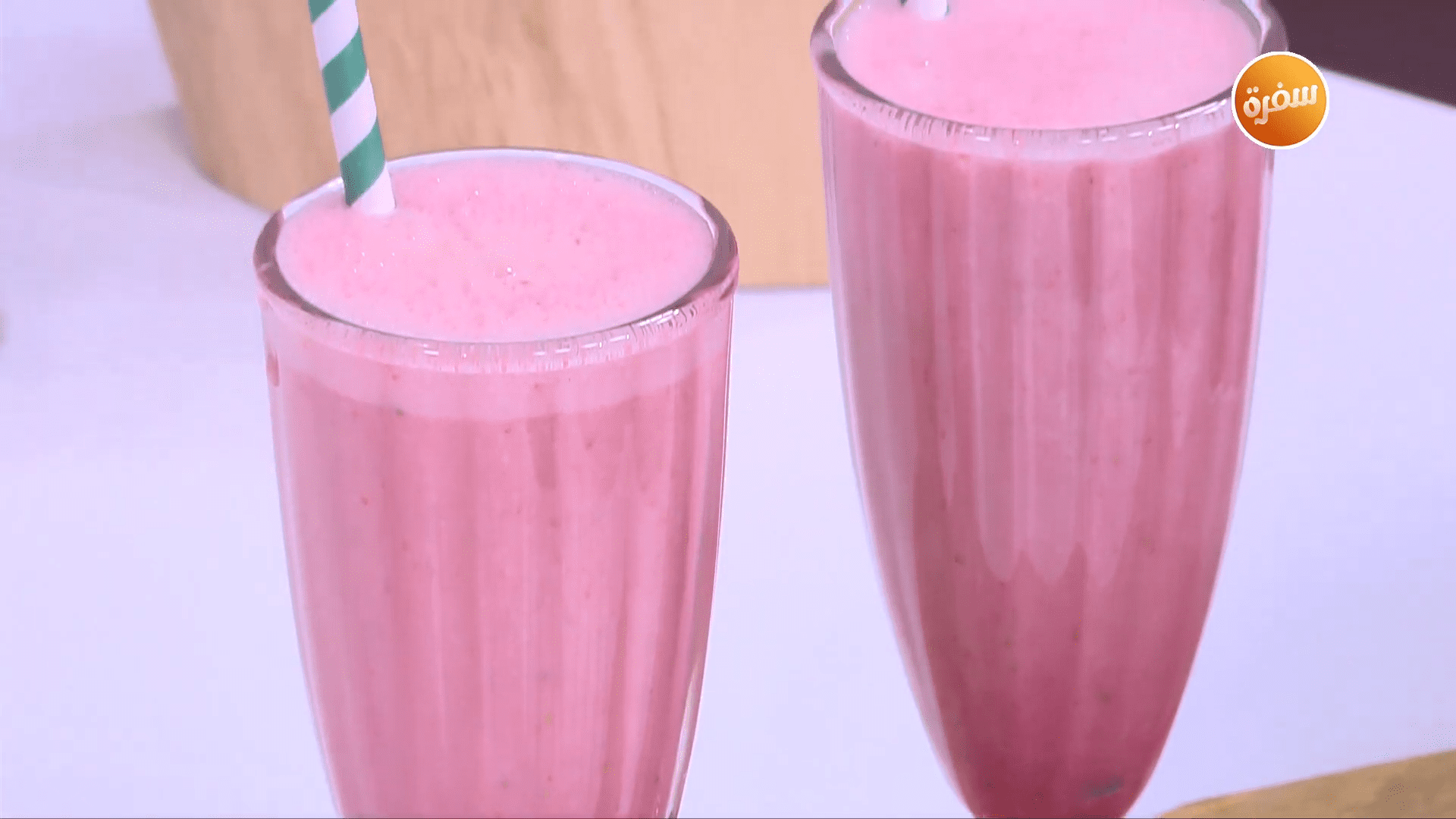 عصير الفراولة بلبن جوز الهند