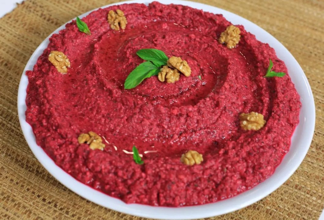 غموس الحمص والبنجر
