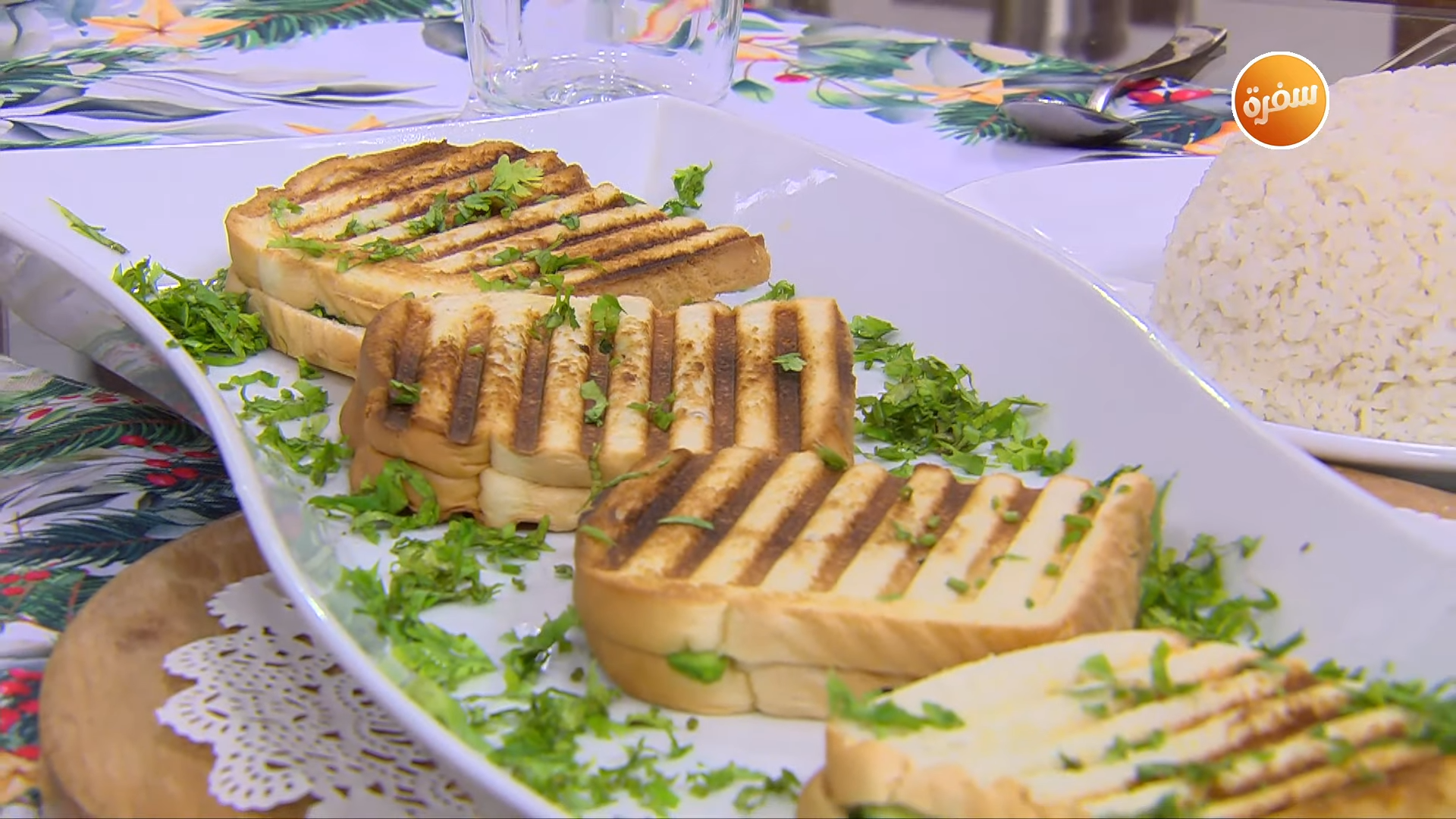 فاهيتا الحمص - قرنبيط سويت أند ساور - سندوتش أفوكادو بالحمص