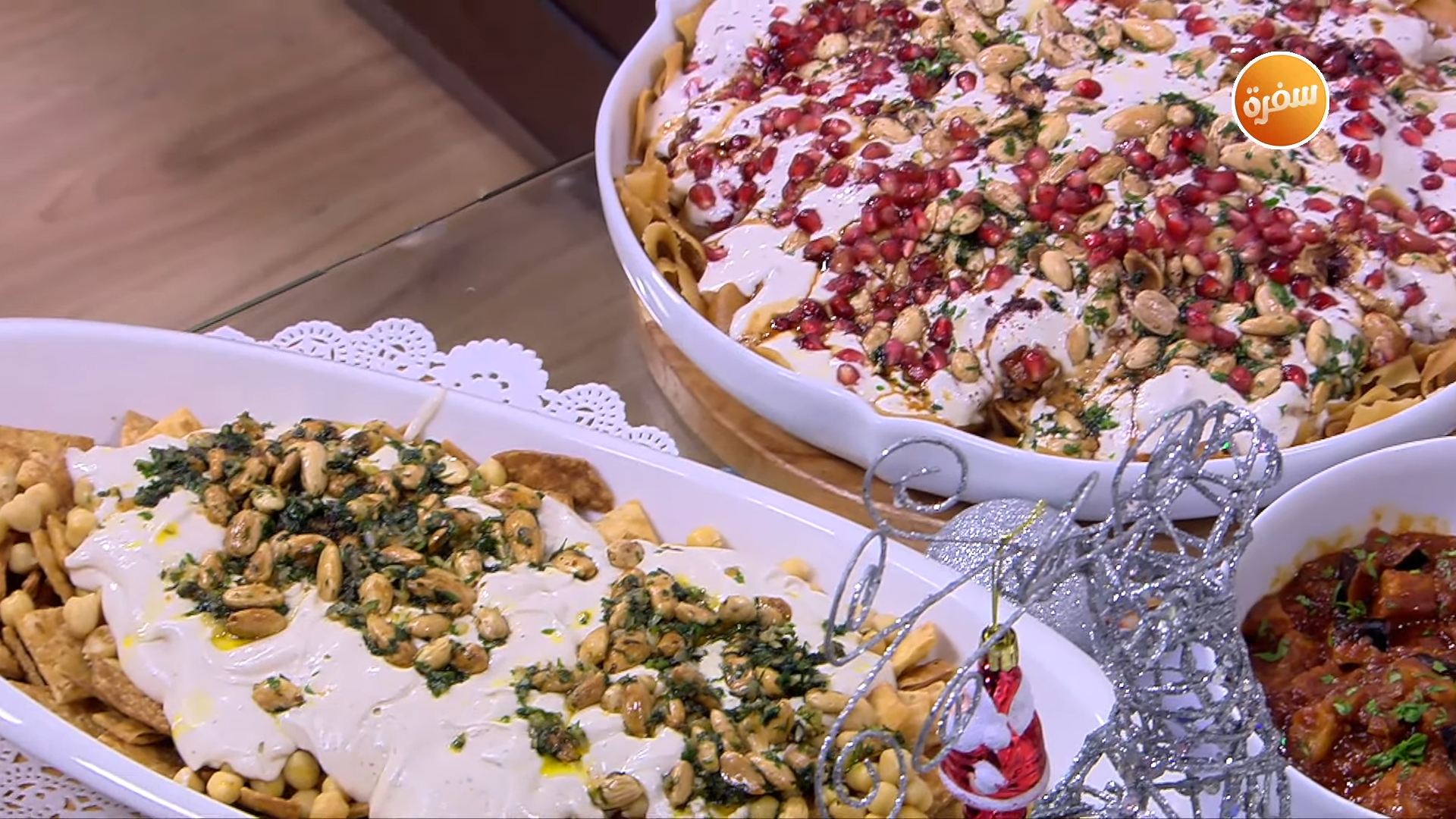 فتة عدس - فتة الملوخية - فتة باذنجان - فتة حمص