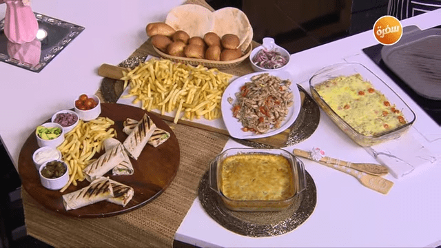 فطائر مكسيكية - شاورما طاووق - بطاطس سريعة في الفرن