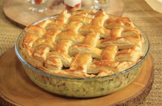 فطيرة الدجاج بالباف بستري