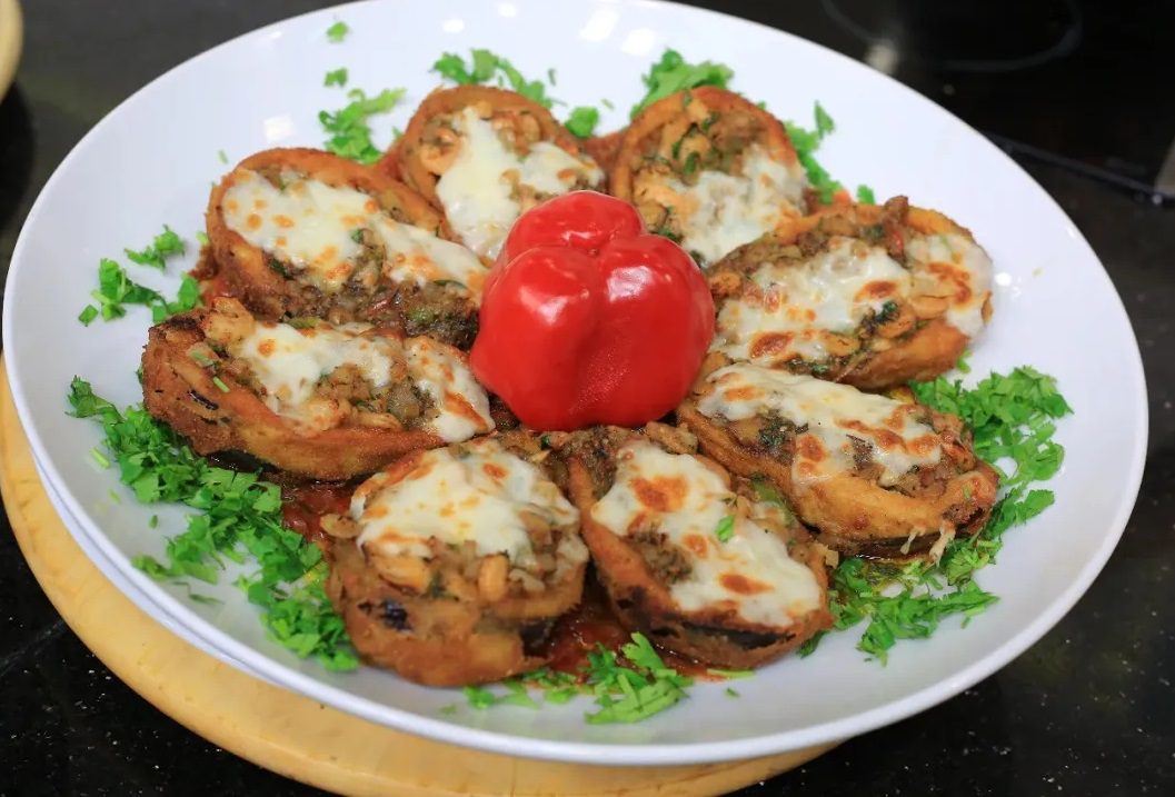 قارب الباذنجان بالجمبري