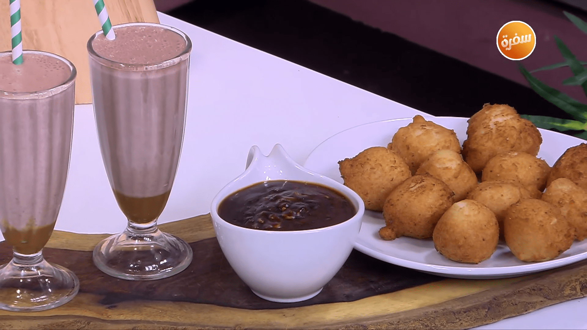 كرات السمك المقلية - لبن بالتمر والشيكولاتة