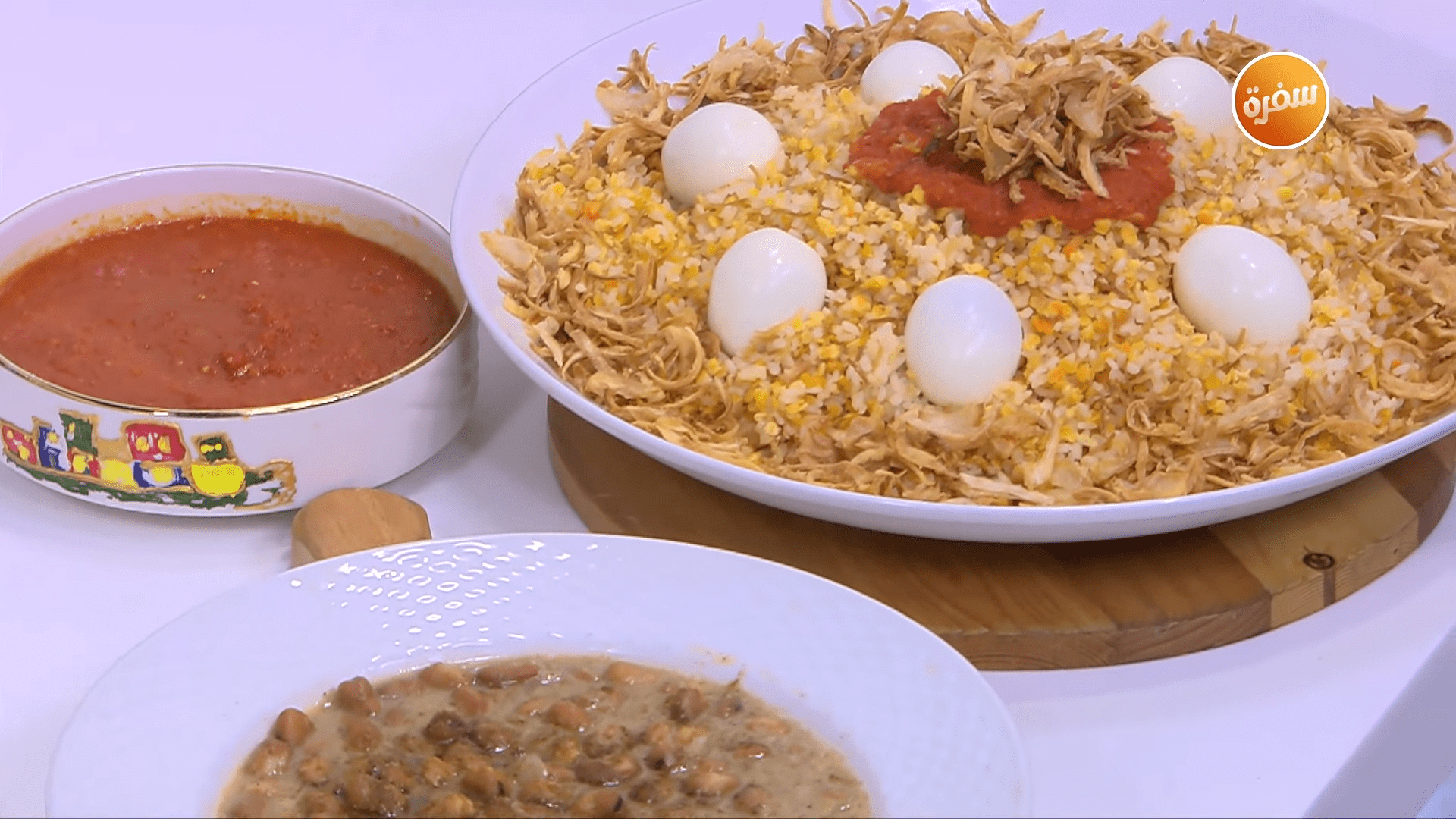 كشري عدس أصفر - فول بالفحم - خبز بالشوفان - كيك الموز