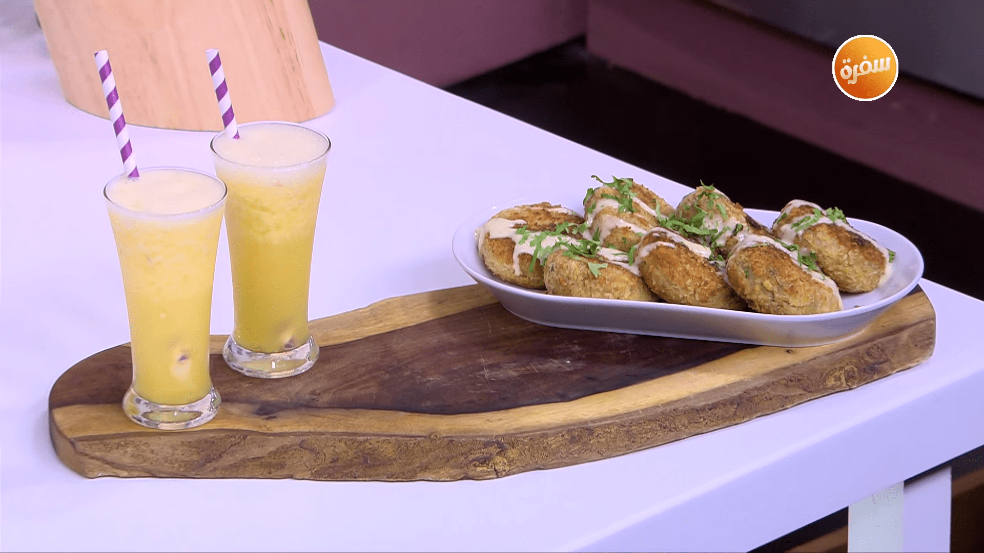 كيك السمك - عصير برتقال ويوسفي