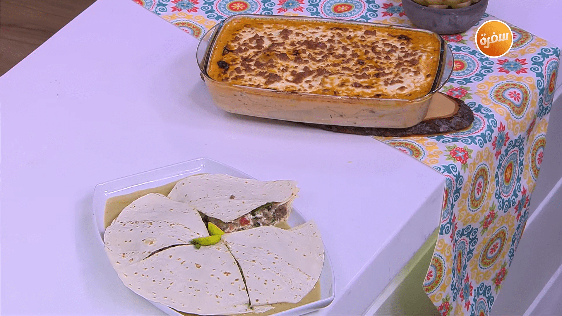 لازانيا بينك صوص - سبانخ باللحم المفروم