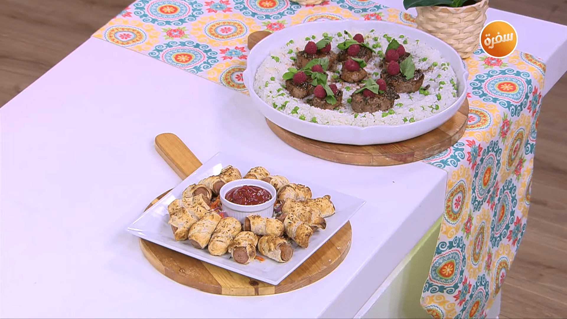 لفائف الهوت دوج - ستيك بصوص التوت