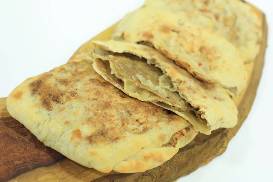 مطبق باللحمة