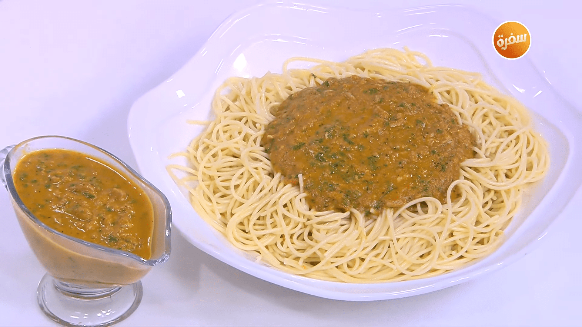 مكرونة إسباجيتي بصوص التونة