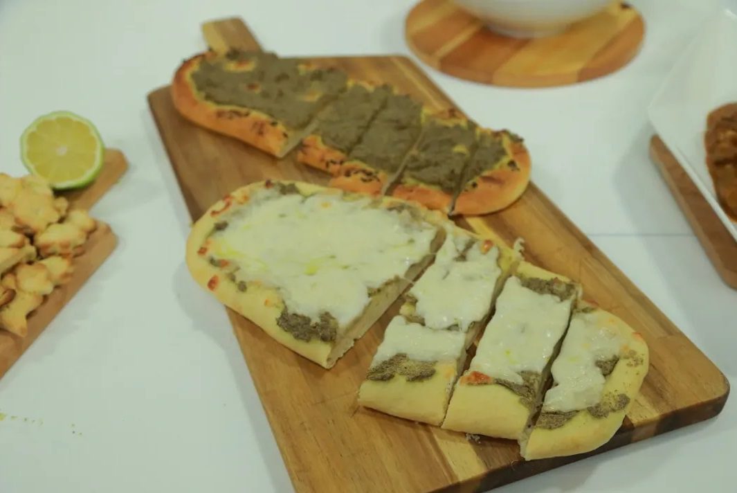 منقوشة زعتر بالجبنة الكريمي