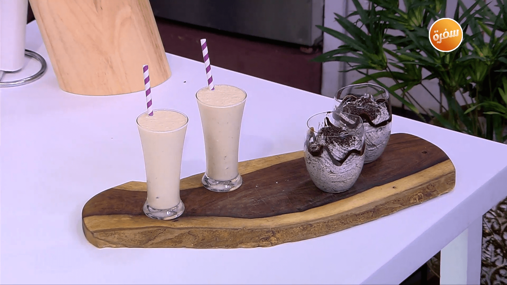 موس بسكويت الشوكولاتة - سموذي الموز بزبدة الفول السوداني