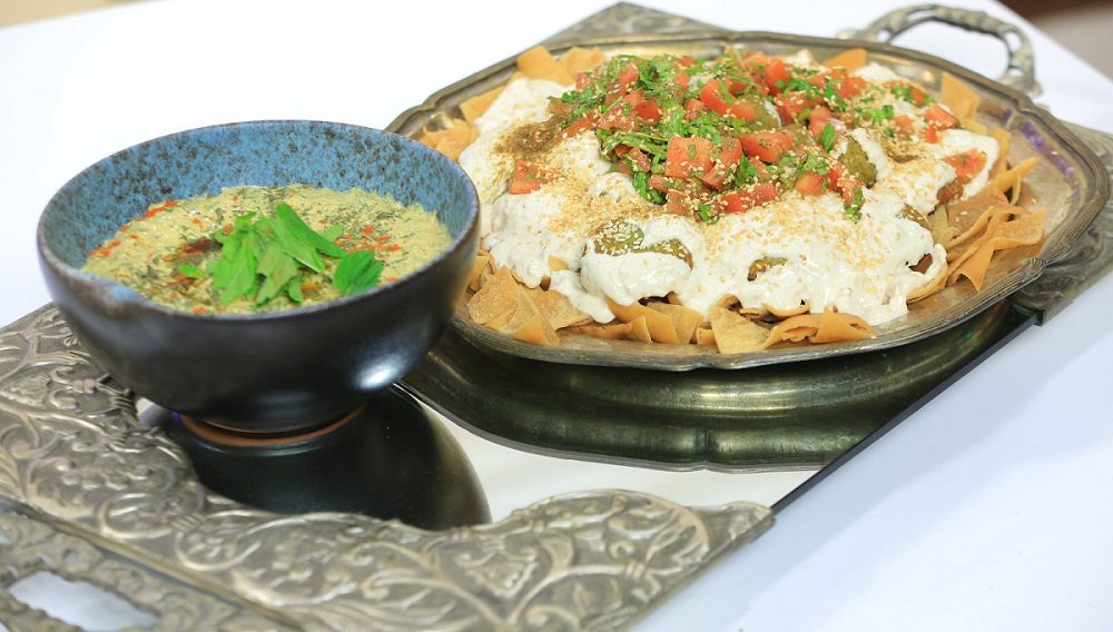 فتة طعمية بصوص الطحينة والكمون - تغميسة الحمص الأخضر