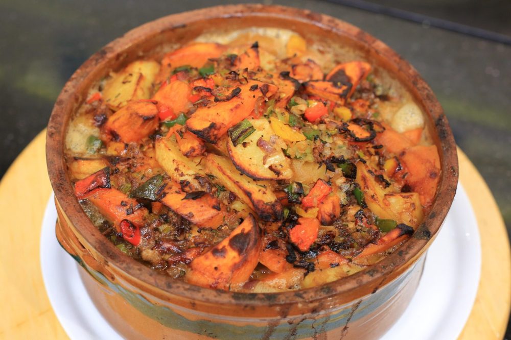 طاجن دجاج بصوص الثوم والصويا