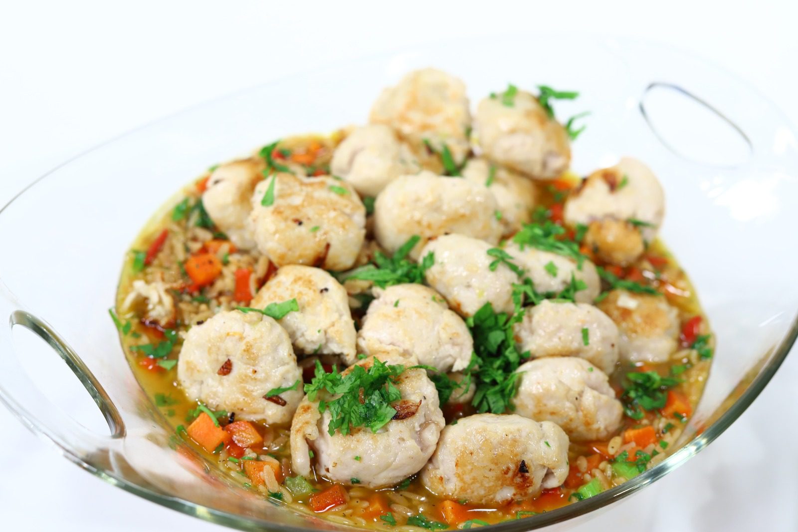 شوربة كرات الدجاج