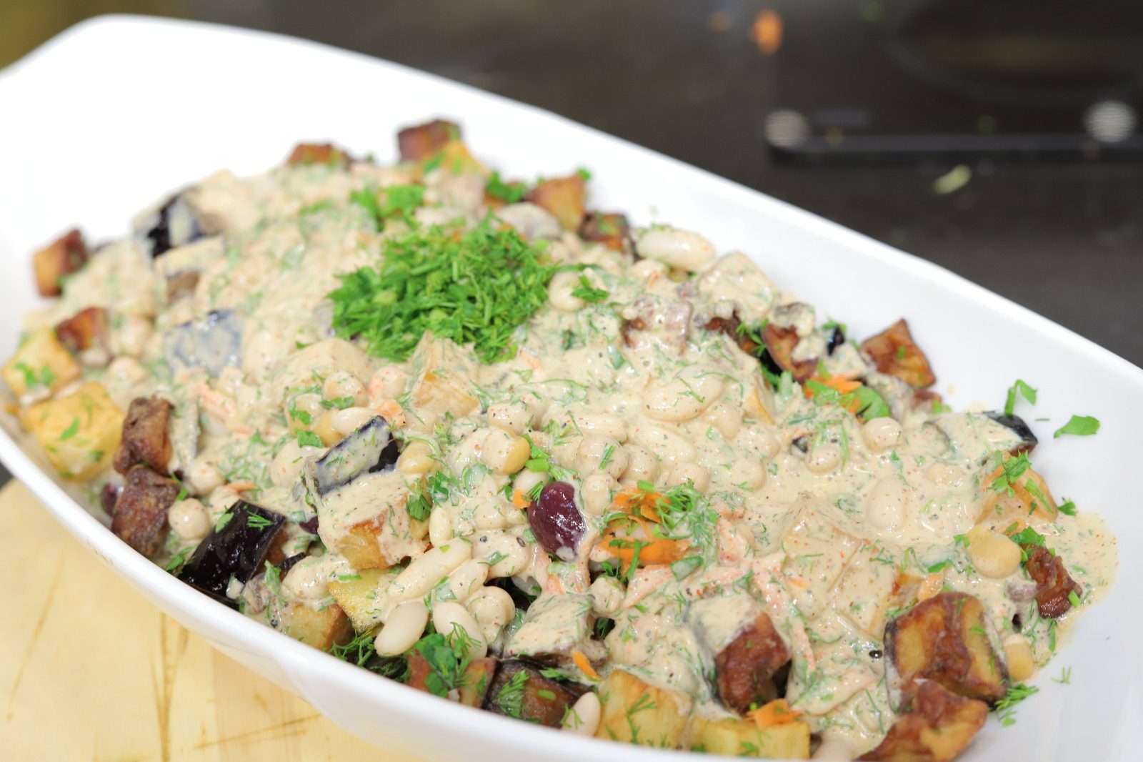 سلطة باذنجان بالحمص