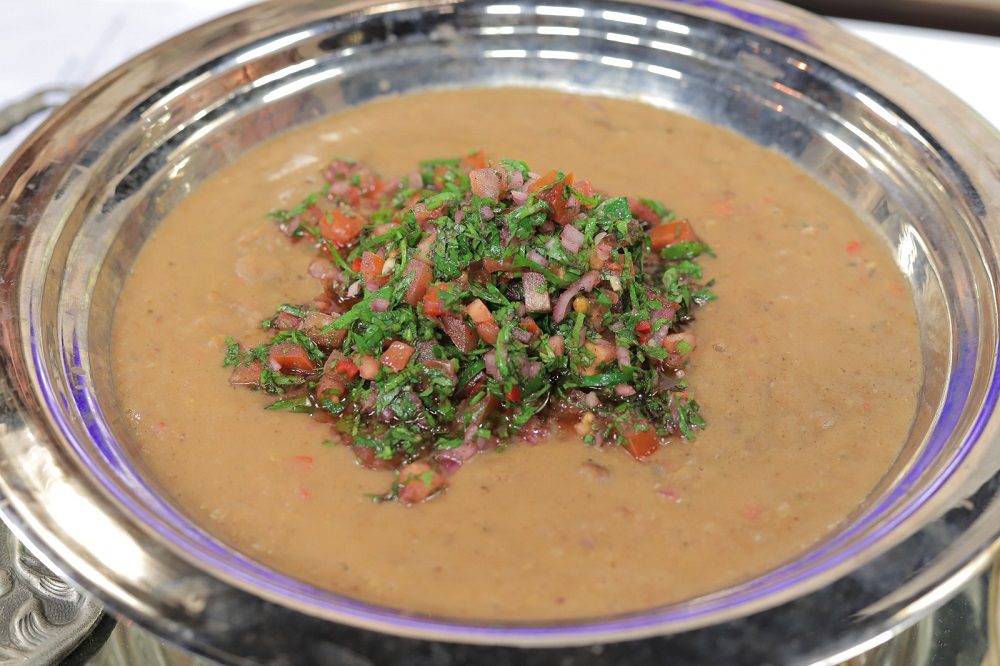 فول مدمس بالسلطة