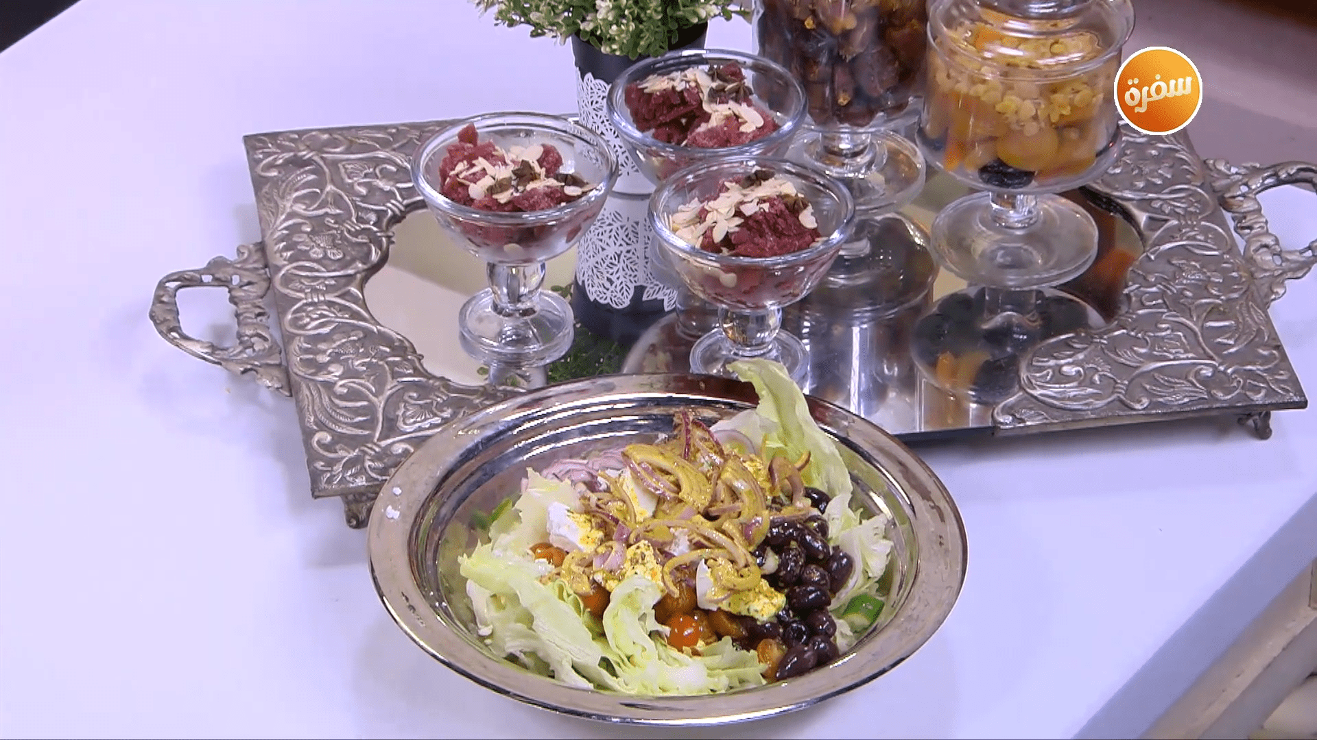 جرانيتا الكركديه - جبنة بالسلطة اليوناني