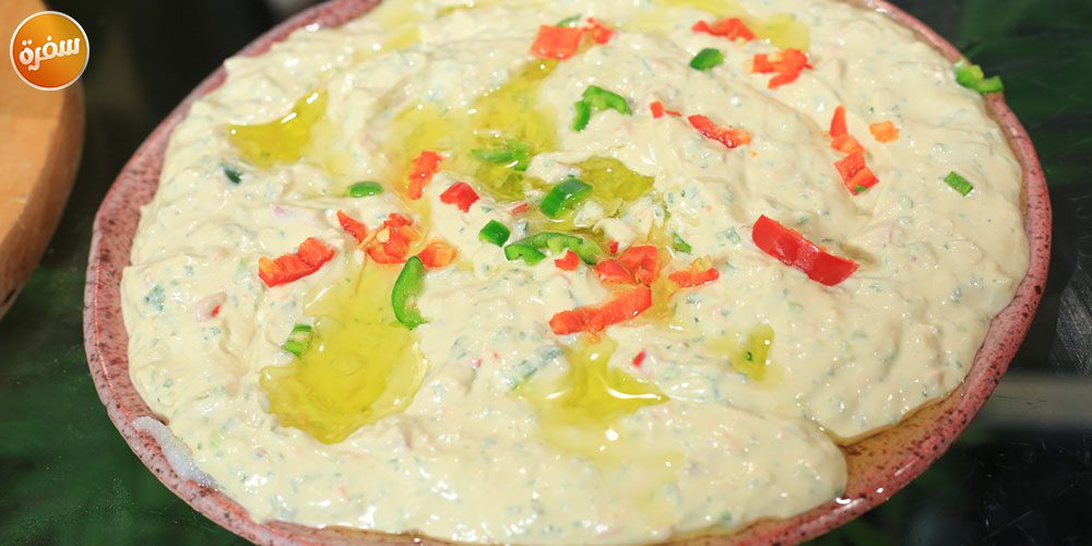 سلطة جبنة بالطماطم والطحينة