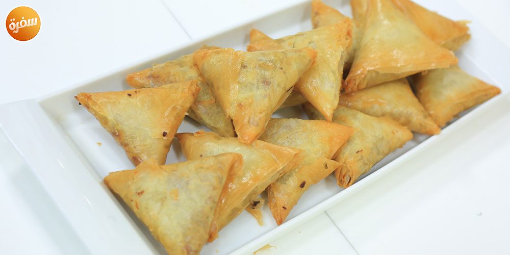 سمبوسك جلاش باللحم والجبن