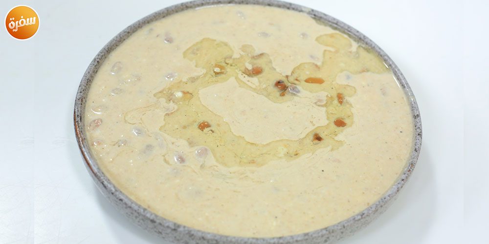 فول بالطحينة والقشطة