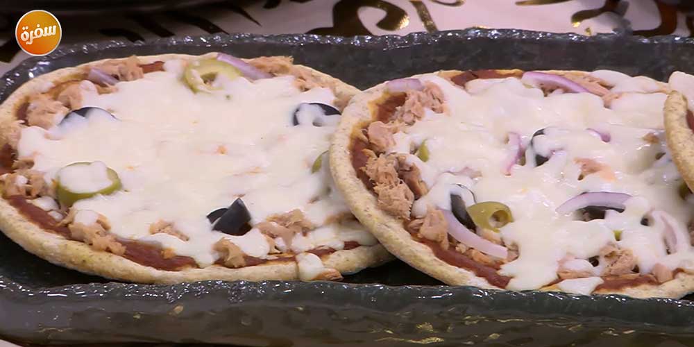 بيتزا الدقيق الكامل السريعة