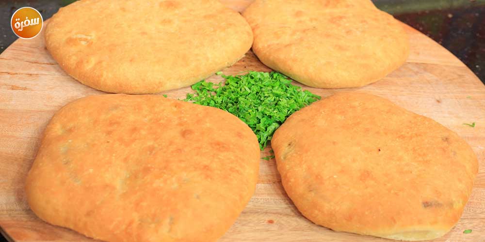 حواوشي إسكندراني بالسجق والجبن