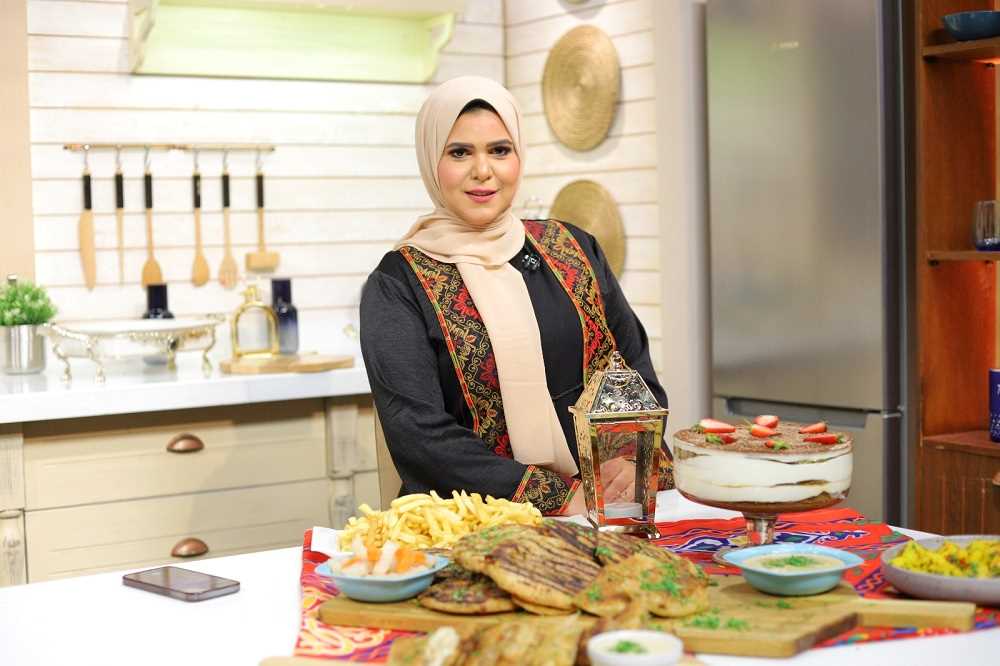 حوواوشي باللحمة - حلى القهوة - بطاطس مخللة