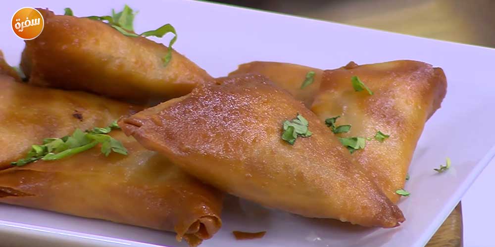 سمبوسك الدجاج والجبن الشيدر