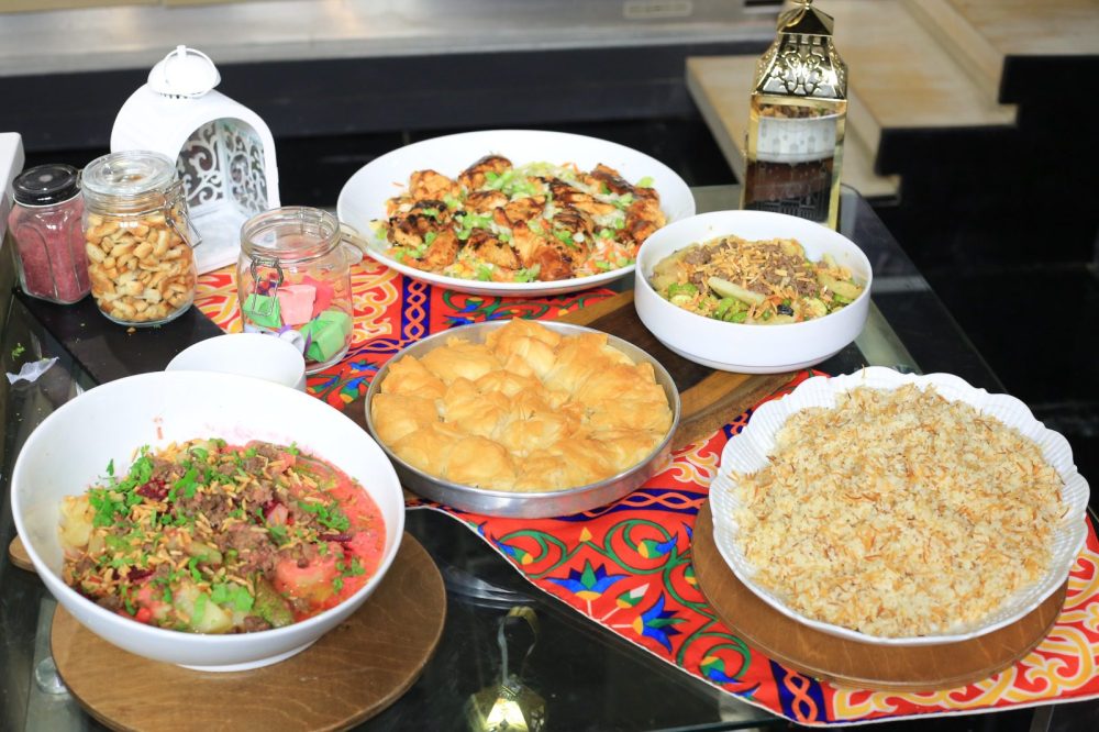 طاجن خضار بالزبادي - جلاش بصوص الكريم كراميل - سلطة دجاج باربيكيو