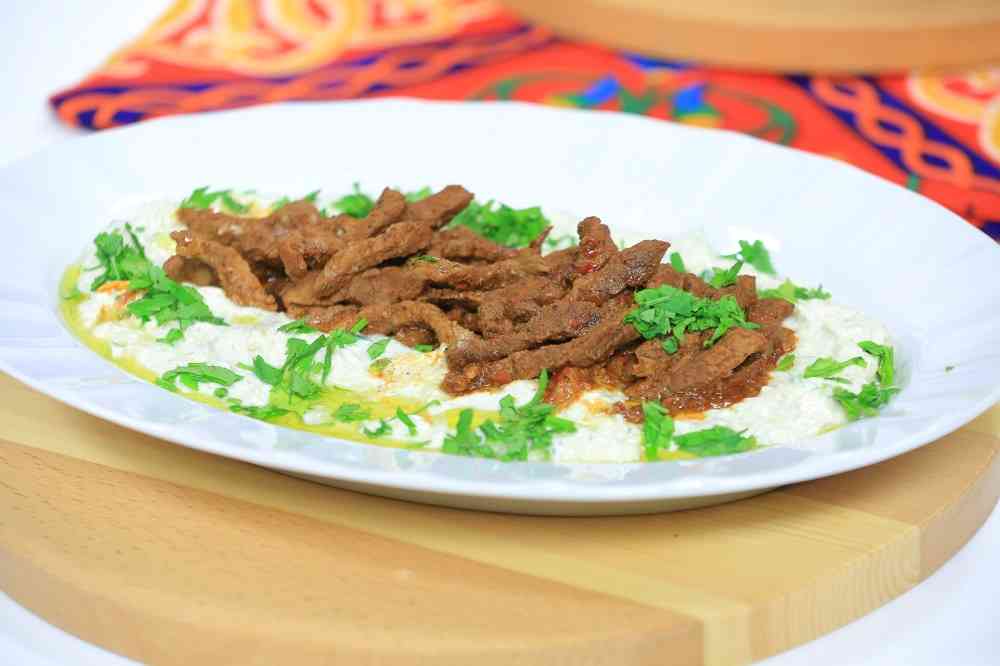 علي نازك