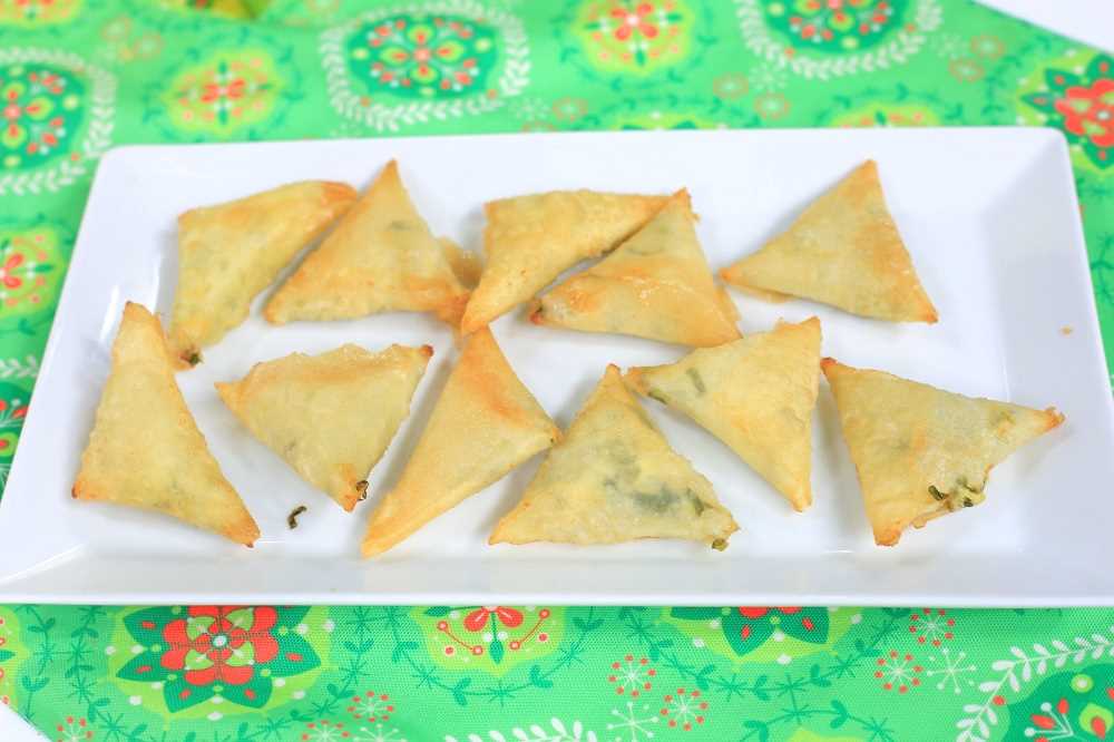 مثلثات الجلاش بالسبانخ والجبنة