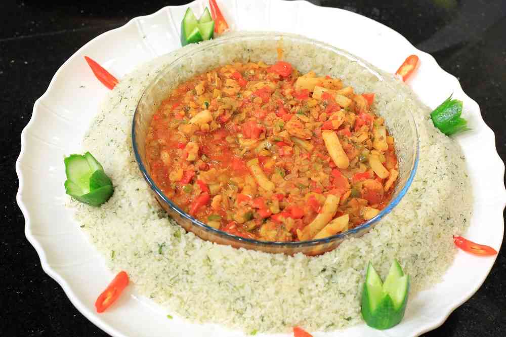 أرز بالجمبري والكاليماري