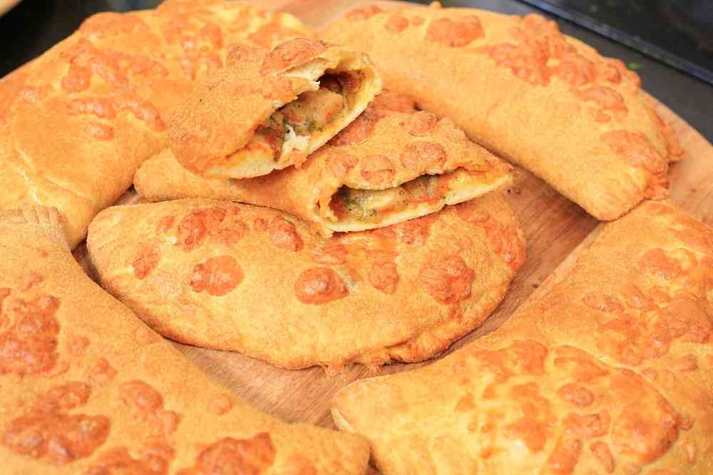 كالزوني