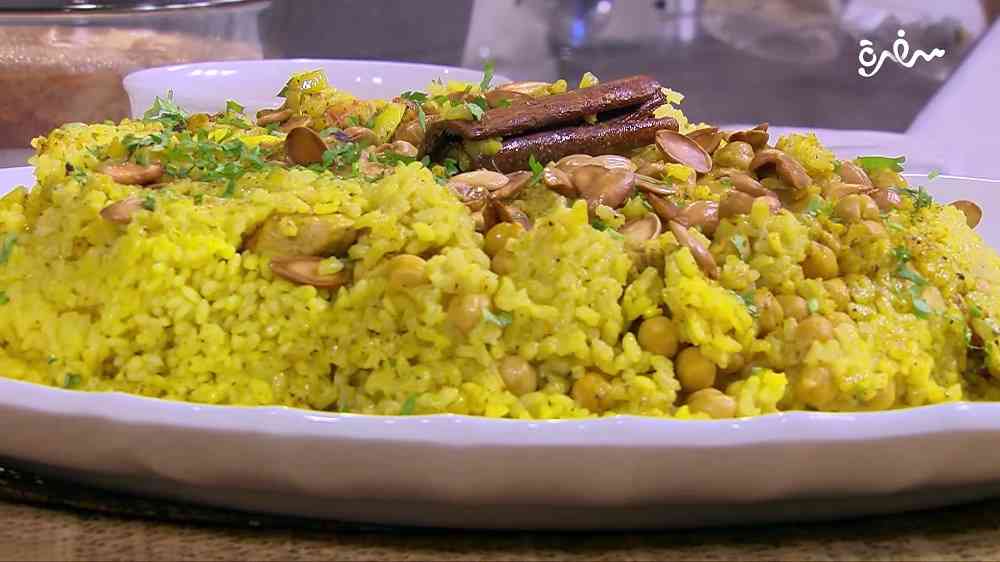 أرز بالدجاج والحمص
