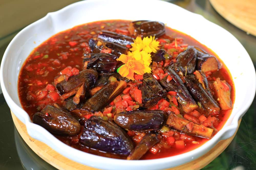 باذنجان بصوص الطماطم