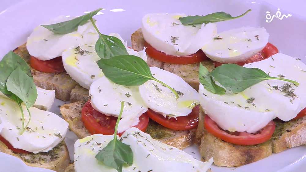 خبز بالجبنة البافلو