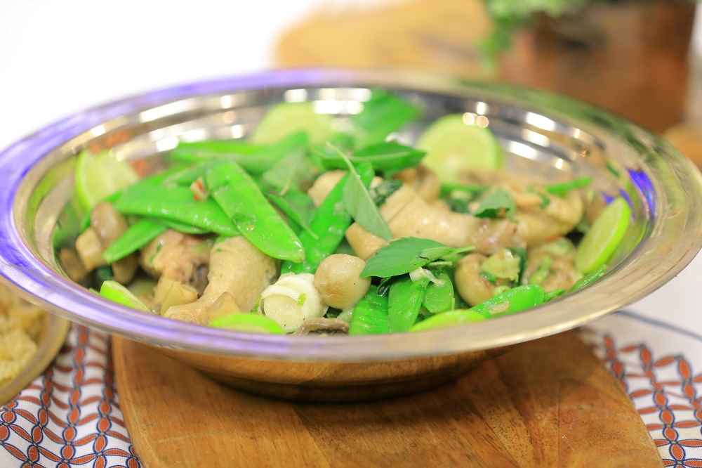 دجاج بالكاري الأخضر التايلاندي