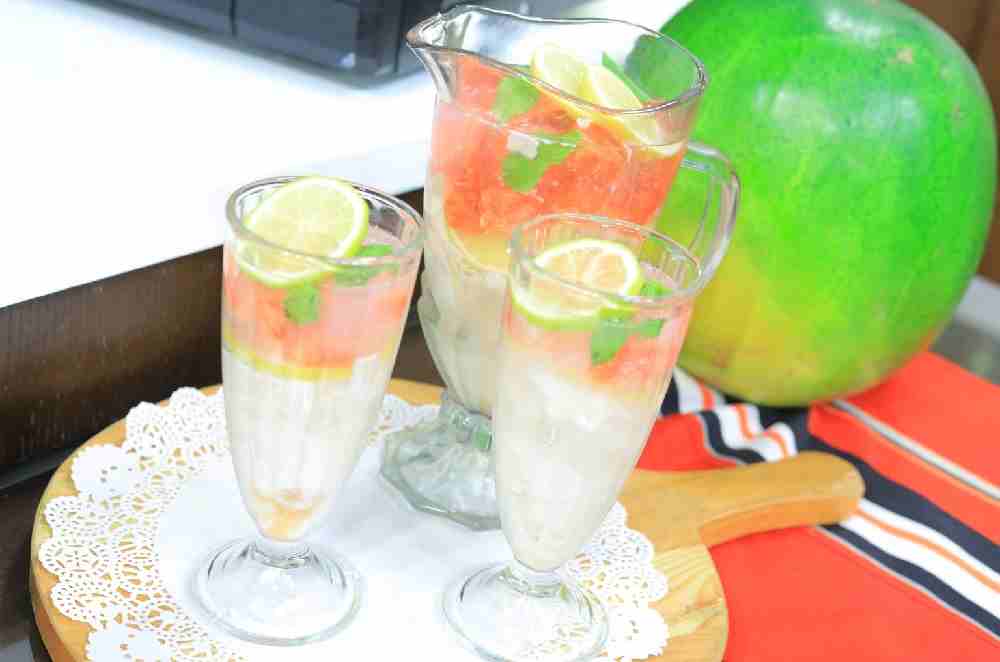 موهيتو البطيخ بجوز الهند