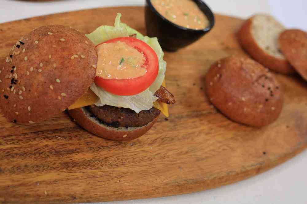 خبز كايزر بدون دقيق