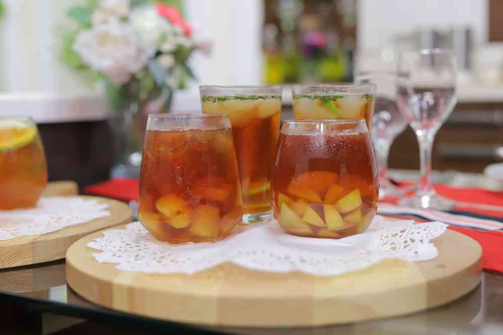 شاي أحمر مثلج بالروزماري