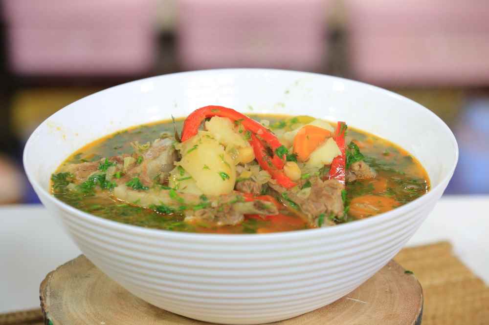 شوربة باللحم والحمص