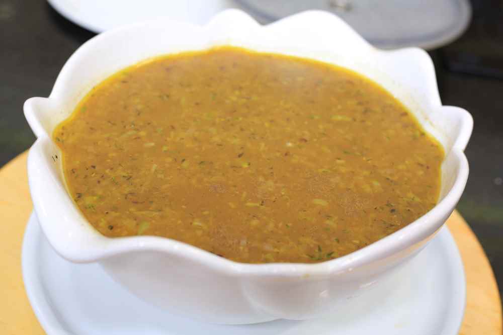 شوربة لسان عصفور بالكفتة