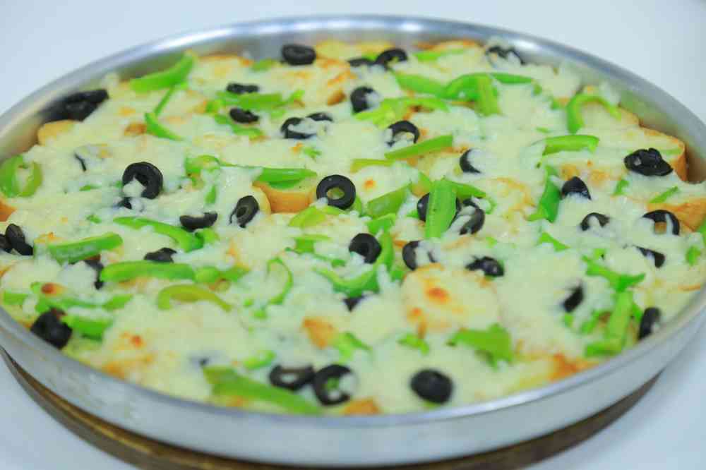 صينية خبز بالجبنة