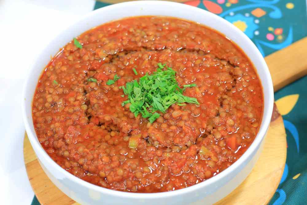 عدس بالطماطم