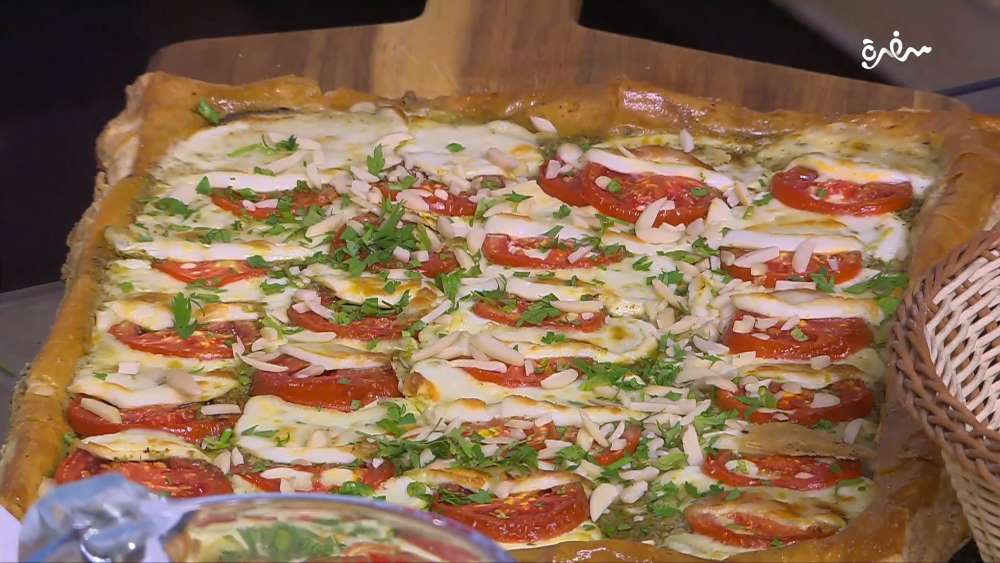 فطيرة الثوم و الموتزاريلا