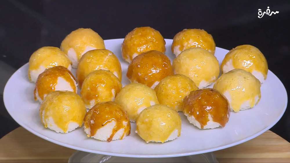 كرات جوز الهند بالكراميل