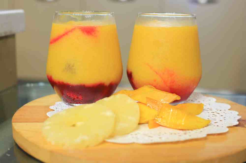 كوكتيل المانجو بالأناناس