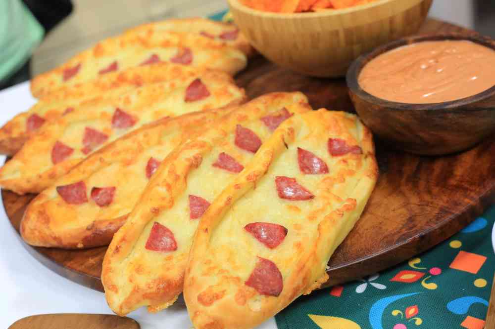 فطائر بالجبنة والسلامي